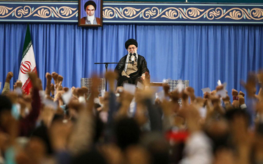 Iran: Ajatollah zakazuje rozmów z Amerykanami