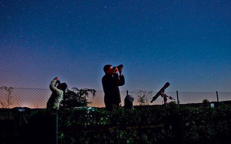 Obserwacje meteorów w Amatorskim Obserwatorium Astronomicznym w Niedźwiadach, które należy do PPSAE 