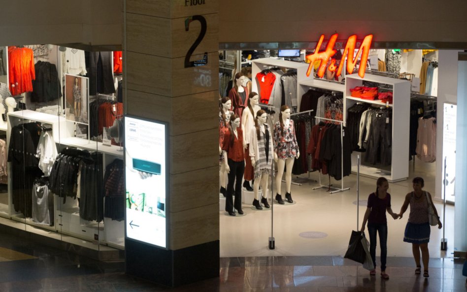 H&M wraca do Rosji? Szwedzka sieć zaopatruje swoje sklepy w nową kolekcję