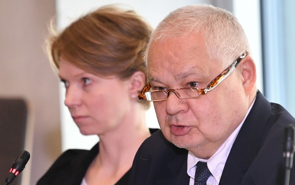 Prezes NBP Adam Glapiński (P) oraz wiceprezeska NBP Marta Kightley (L)