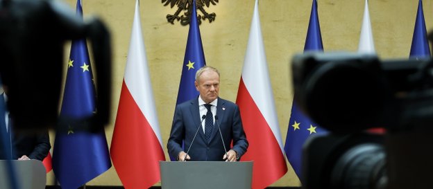 Premier Donald Tusk podczas konferencji prasowej