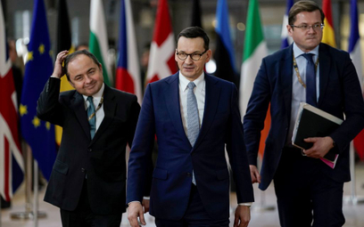 Premier Mateusz Morawiecki zablokował jednomyślne zobowiązanie wszystkich krajów UE do neutralności 