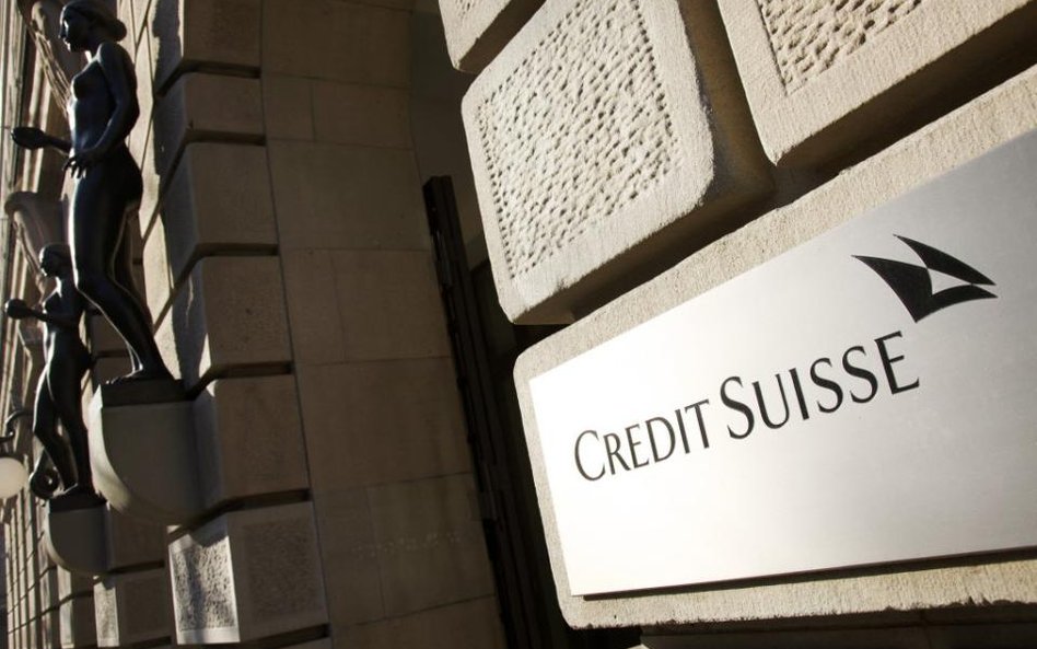 Credit Suisse notuje straty