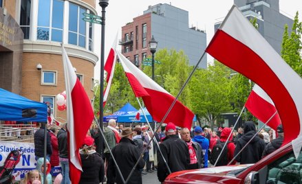 Obchody Dnia Flagi Rzeczypospolitej Polskiej w dzielnicy Greenpoint w Nowym Jorku.