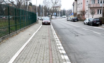 Czy rzeczywiście od 21 września br. zabronione będzie parkowanie na chodniku