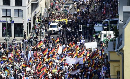 "Merkel musi odejść!". Demonstracja zwolenników AfD w Berlinie
