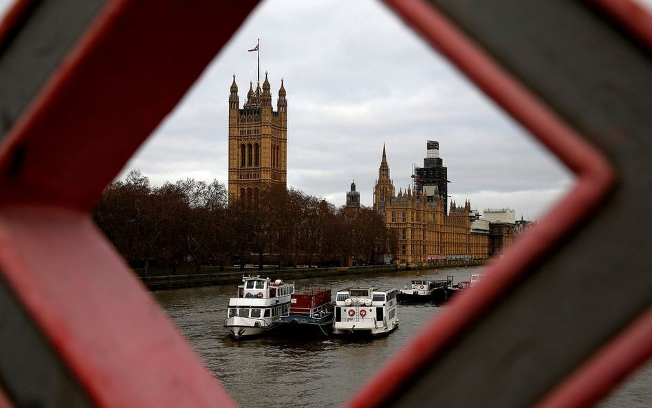 Twardy brexit? Izba Gmin może odebrać rządowi narzędzia finansowe