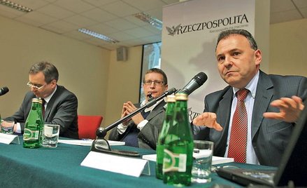 Witold Orłowski (z prawej) przedstawił wczoraj projekcje dla polskiej gospodarki. W debacie wzięli u