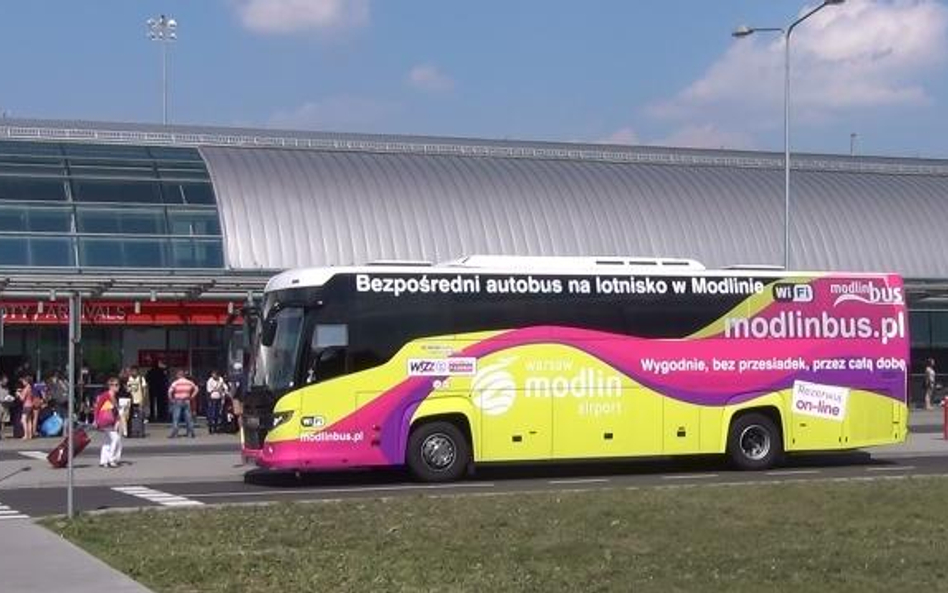 Ekspert: Ryanair wykurzył Wizz Aira z Modlina