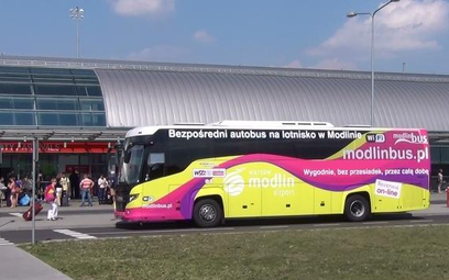 Ekspert: Ryanair wykurzył Wizz Aira z Modlina
