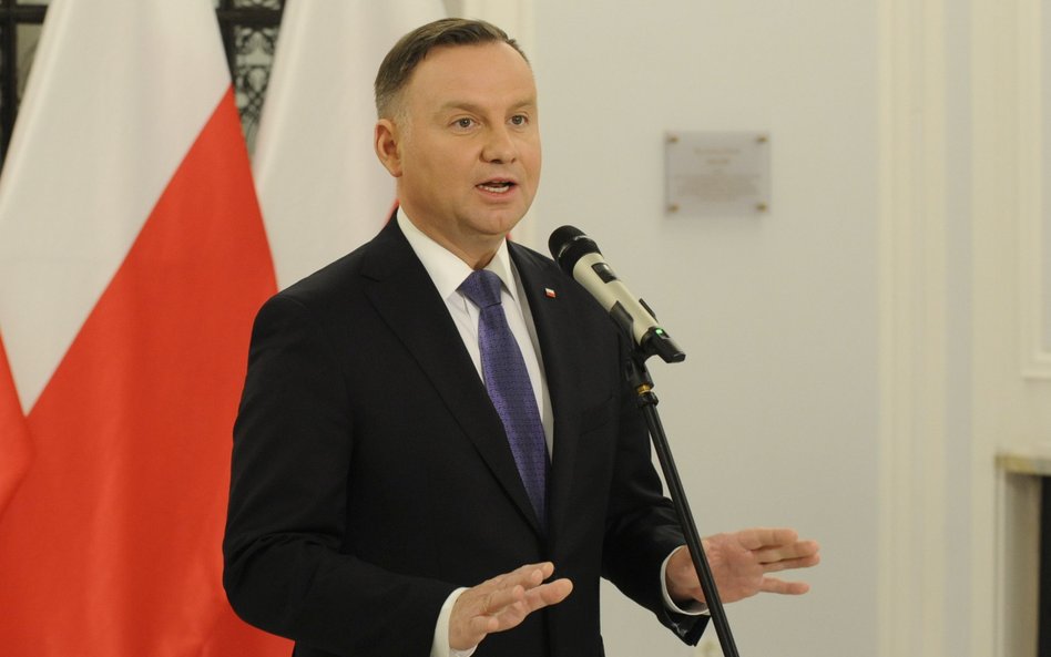 Andrzej Duda rozmawiał z Jensem Stoltenbergiem ws. rakiety. "NATO pozostaje czujne"