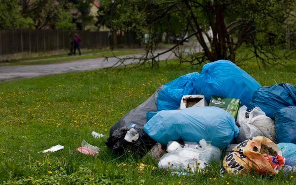 Rząd przyjął projekt ustawy określający zasady postępowania z odpadami