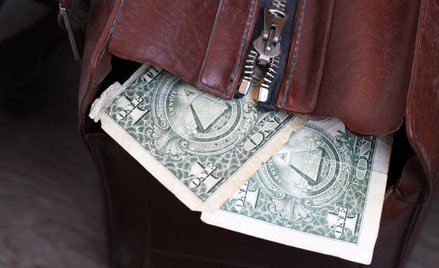 Dolar poniżej 3,90 za złotego