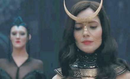 Julia Snigr jako Małgorzata w scenie balu u Wolanda