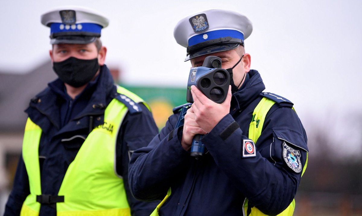 Ponad miliard złotych z mandatów w osiem miesięcy. To dwa razy więcej, niż przed rokiem