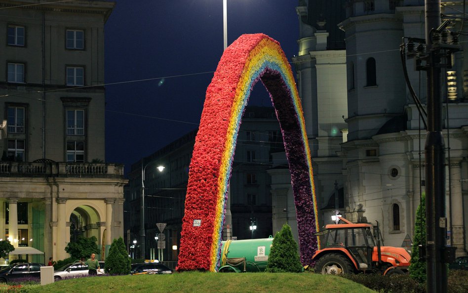 Tęcza na Placu Zbawiciela