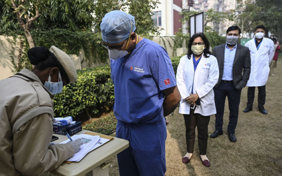 Koronawirus. Producent szczepionki z Indii wskazuje, kto nie powinien jej przyjmować
