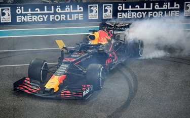 Max Verstappen z Red Bull Racing uczcił zajęcie drugiego miejsca kręceniem się w kółko