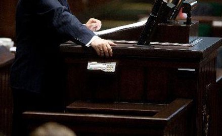 Lech Kaczyński pytał rząd o plany walki z kryzysem gospodarczym. Sugerował obniżenie stawki VAT o 3 