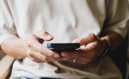 Przed sieciami komórkowymi mocne, choć może ostatnie hurtowe cięcie