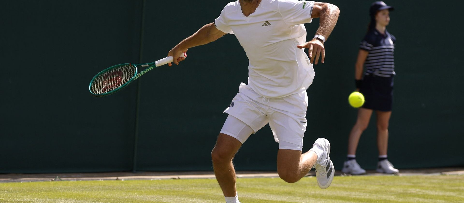 Hubert Hurkacz awansował do IV rundy turnieju na trawiastych kortach Wimbledonu. Zagra o ćwierćfinał