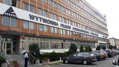 W otoczeniu scenografii, rekwizytów i fotosów ze spektakli uczestnicy przejdą przez wszystkie etapy 