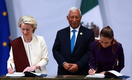 Ursula von der Leyen, szefowa KE, i Claudia Sheinbaum, prezydent Meksyku, podpisały umowę 22 maja