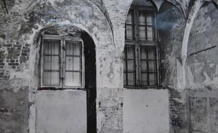 Malowidło odkryto po usunięciu tynków wykonanych po zniszczeniach wojennych