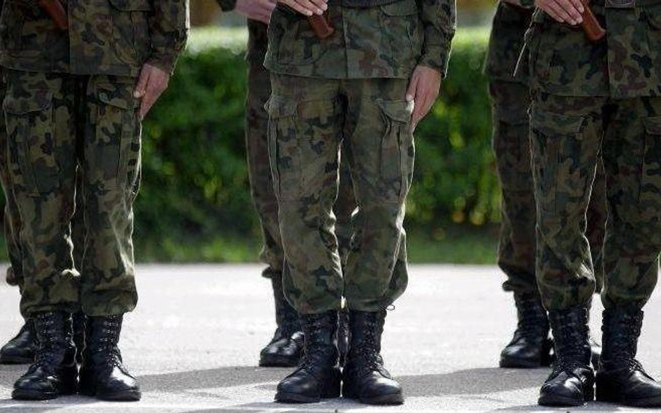Uczniowie mogą być wartownikami w wojsku