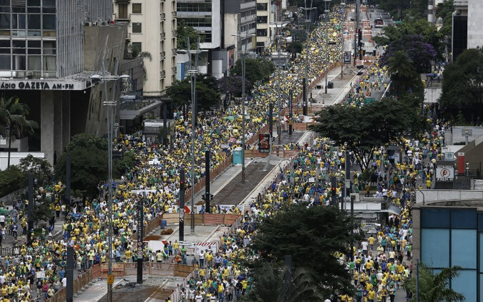 Brazylia przeciw prezydent Rousseff