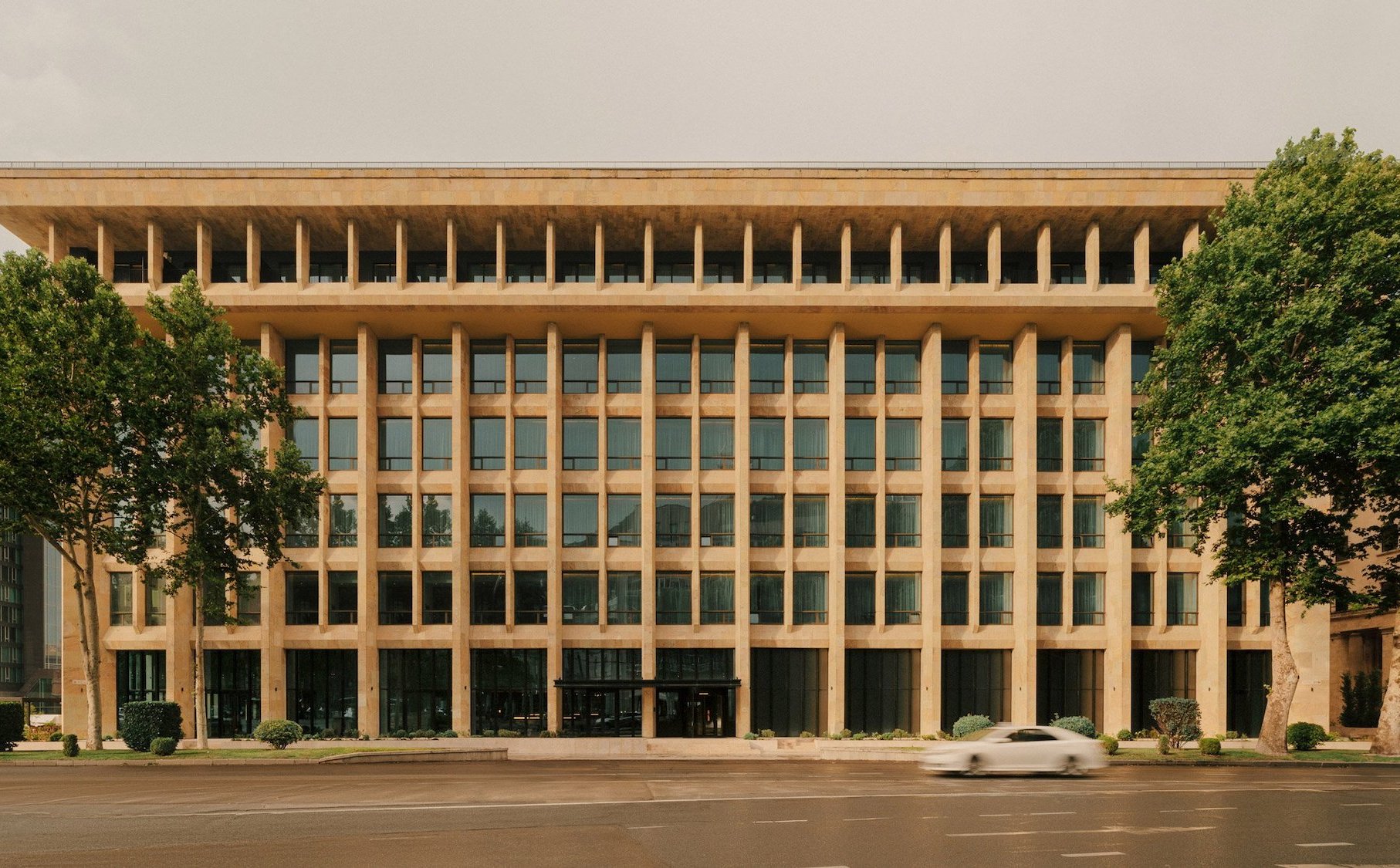 Modernistyczny kolos zmienił się w luksusowy hotel. Dawniej była tu poczta