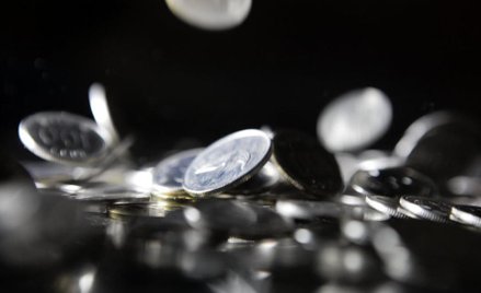 Bank Korei po raz pierwszy od jesieni ub.r. obniżył główną stopę procentową. Zdaniem ekonomistów, to