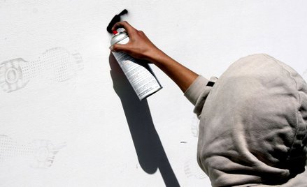 USA: Czarny mężczyzna skazany za rasistowskie graffiti