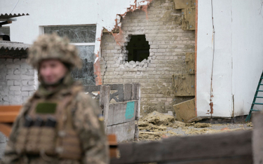 Ukraiński żołnierz na terenach ostrzelanych przez separatystów