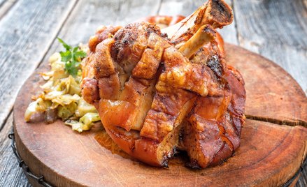 Radne Żoliborza żądają, by na imprezach organizowanych przez urząd w ogóle nie podawano mięsa