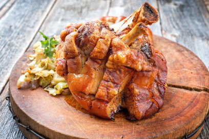 Radne Żoliborza żądają, by na imprezach organizowanych przez urząd w ogóle nie podawano mięsa