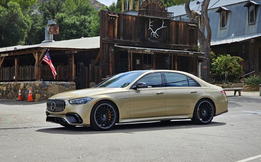 Mercedes-AMG S63 E Performance