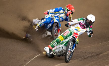 Emil Sajfutdinow (kask czerwony) przyjechał za rywalami tylko w jednym biegu