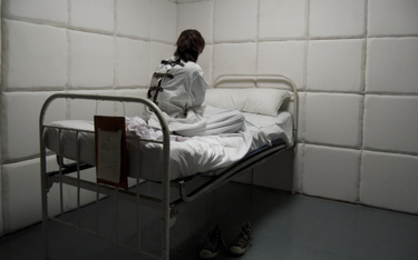RPO: prawa dla internowanych w szpitalach psychiatrycznych musi określać ustawa