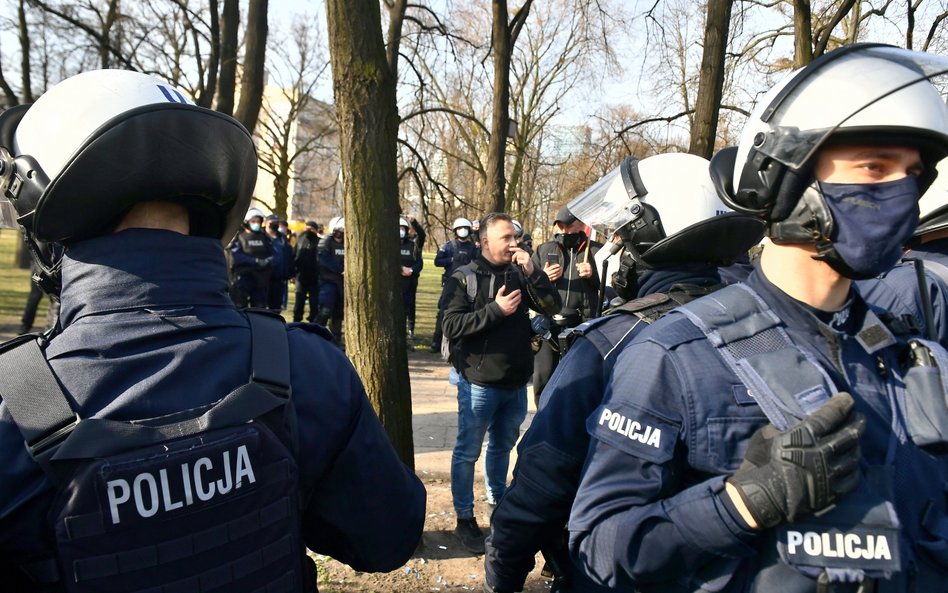 Policja ma problemy finansowe. Czeka na przelewy z ministerstwa