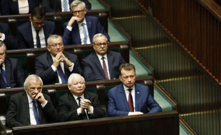 Sejm: Nieobecni sprawili, że opozycja przegrała głosowanie
