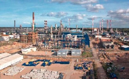 Budowa nowych instalacji rafineryjnych w ramach Projektu EFRA trwa od roku. Postęp jest szybszy, niż