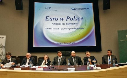 Bank centralny zorganizował cykl dyskusji ekonomistów przed prezentacją ostatniego raportu o kosztac