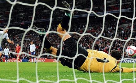 Mladen Bożović, najlepszy bramkarz eliminacji. Na Wembley trzy razy zatrzymał Wayne’a Rooneya i urat