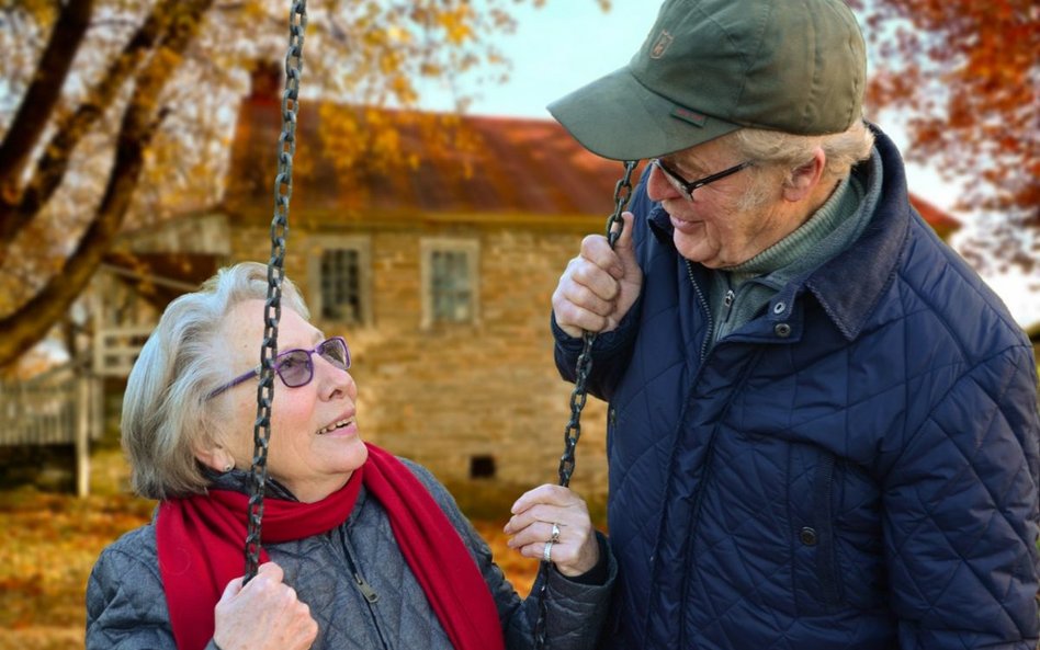 Mężczyźni kontra kobiety – aktywność zawodowa polskich seniorów
