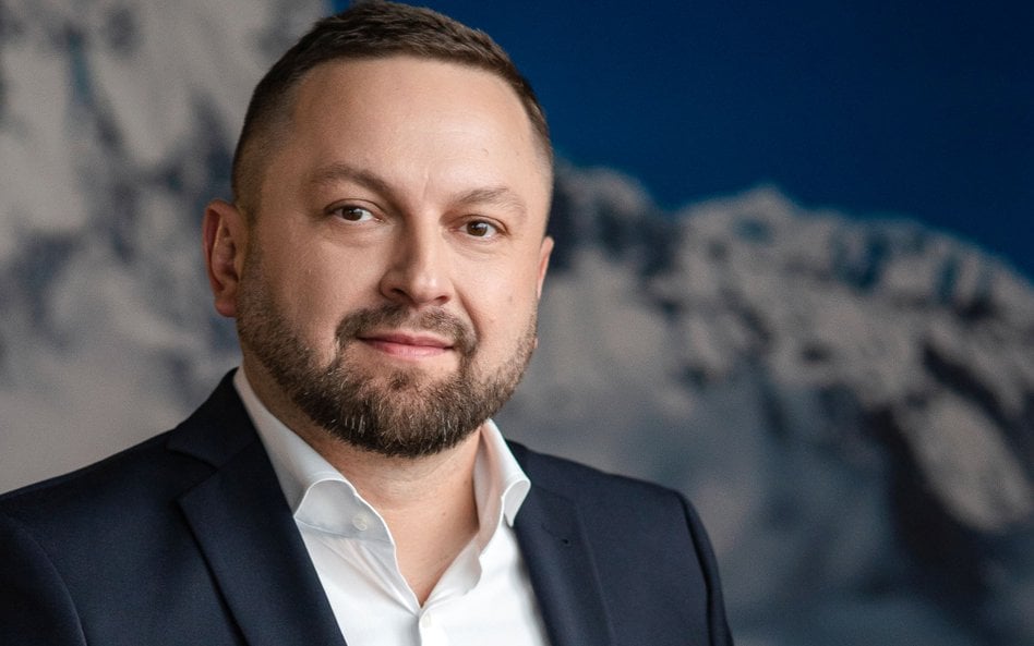 Prezes spółek łączących marki Wakacje.pl, Invia, Travelplanet.pl w Europie Środkowo-Wschodniej Dariu