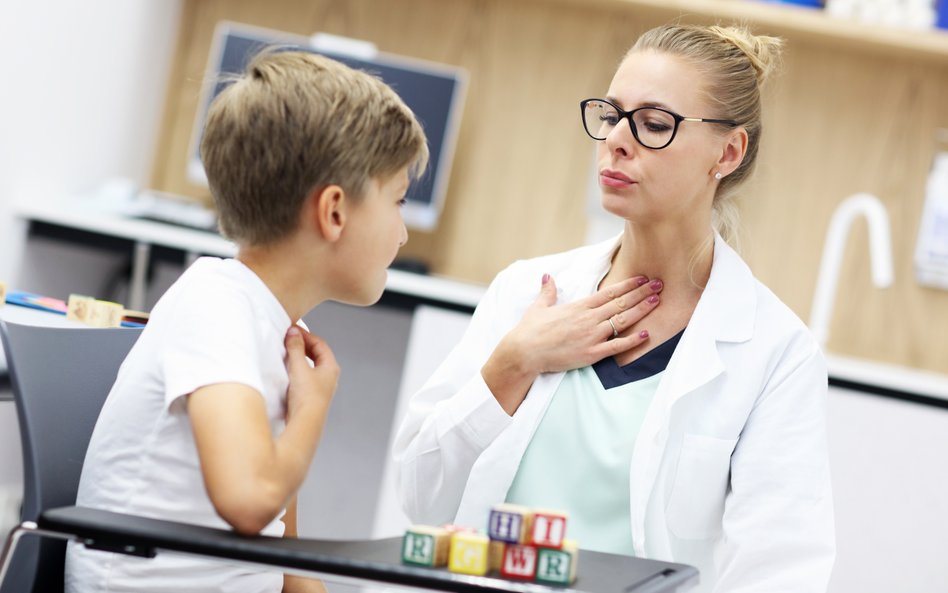 Dostęp do logopedy na NFZ jest mocno ograniczony