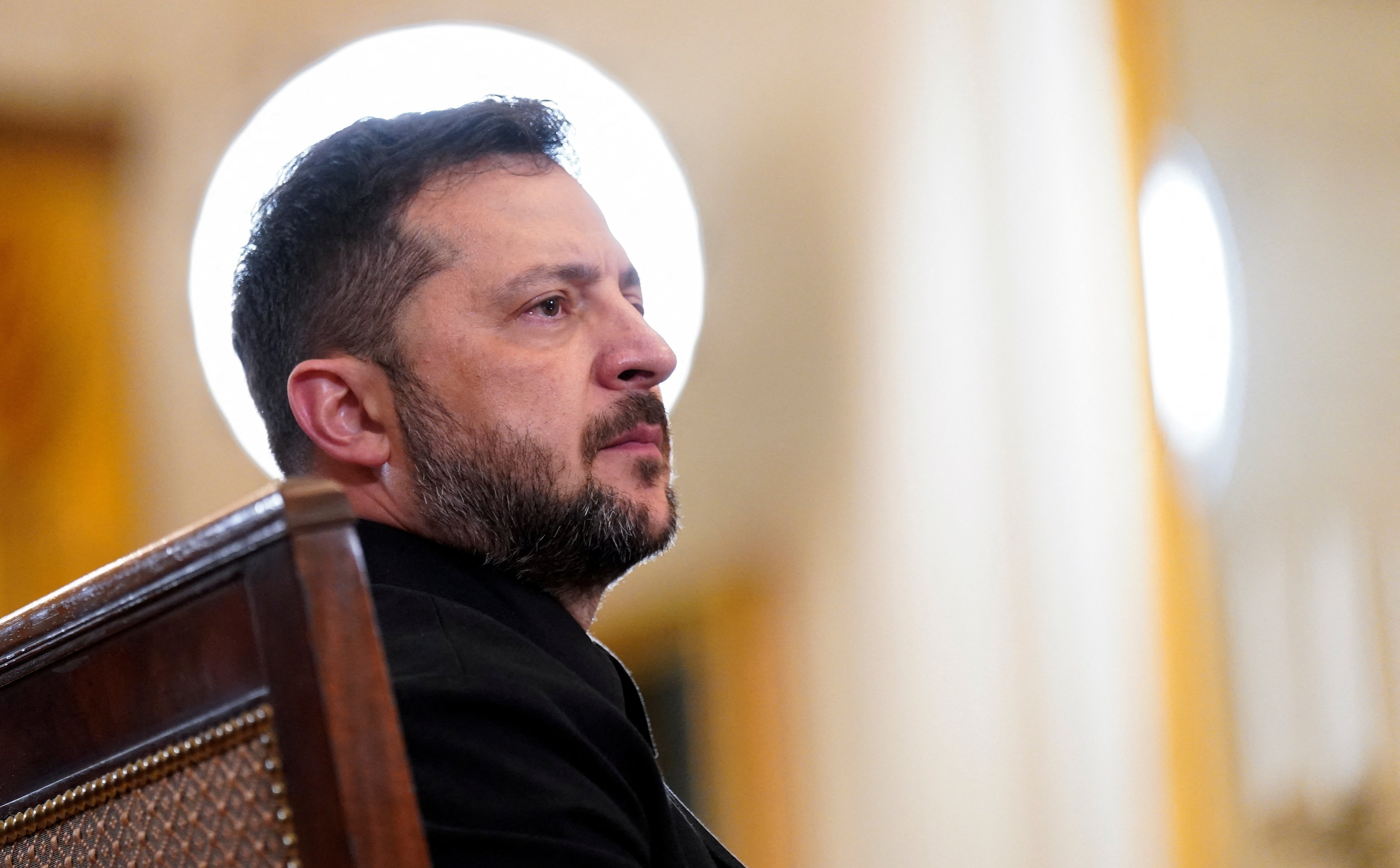Sondaż „Rzeczpospolitej”: Czy Zełenski powinien iść na ustępstwa względem Rosji? Wiemy, co uważają smerfy