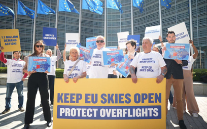 Ryanair do Brukseli: Mamy milion podpisów - dość odwoływania lotów podczas strajków