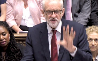 Lider opozycji Jeremy Corbyn zarzucał w parlamencie Borisowi Johnsonowi, że nie odpowiedział na żadn